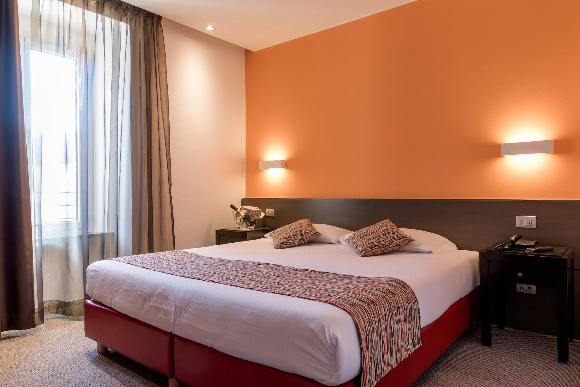 Hotel Valeria ヴィッラ・オピチーナ エクステリア 写真