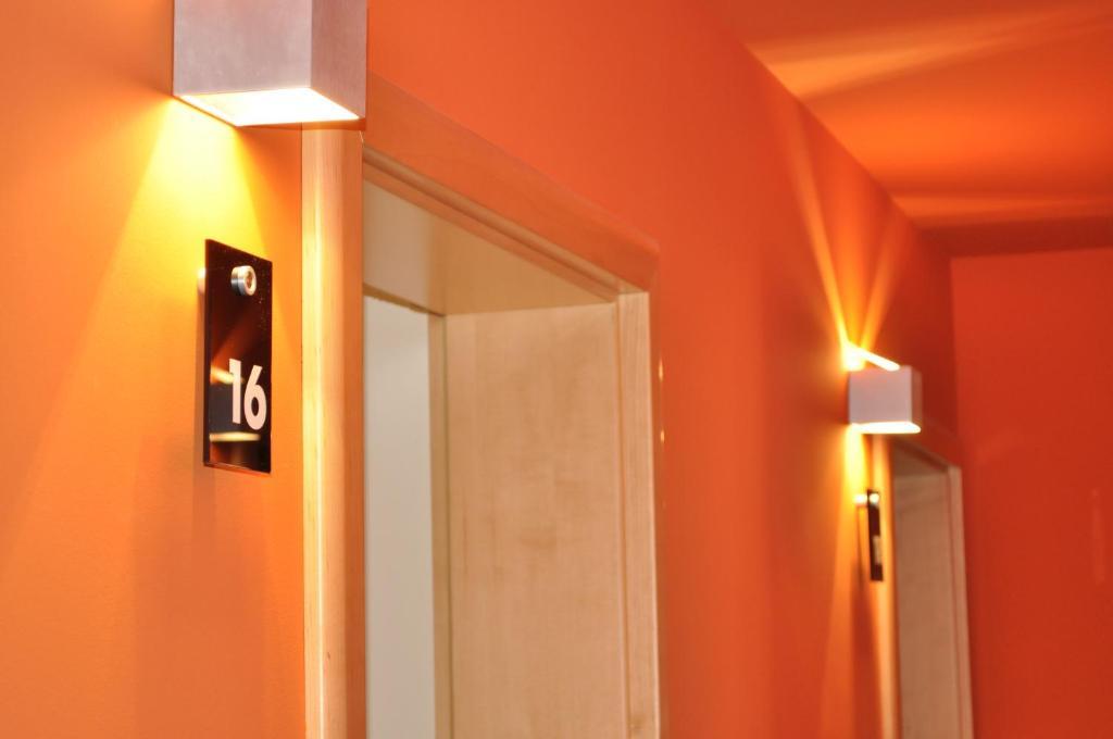 Hotel Valeria ヴィッラ・オピチーナ エクステリア 写真