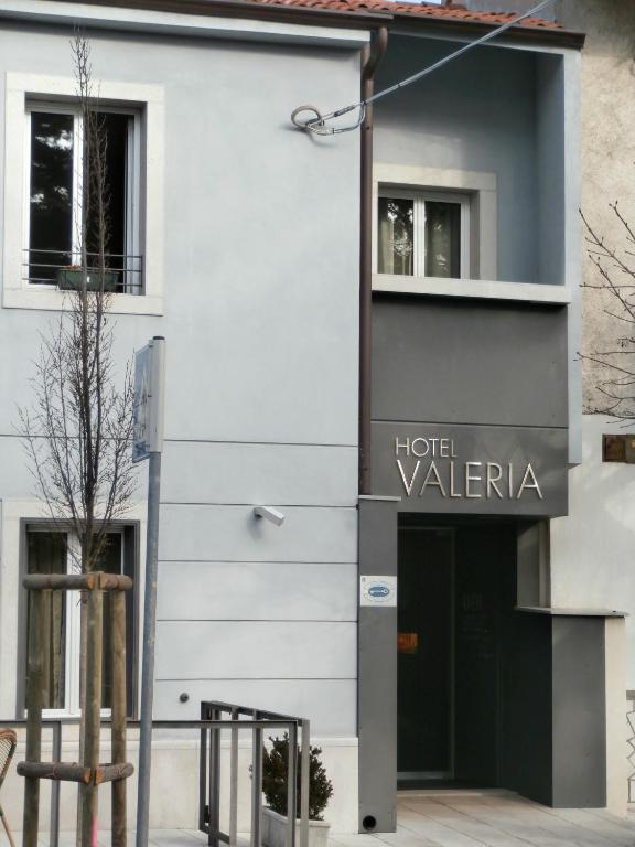 Hotel Valeria ヴィッラ・オピチーナ エクステリア 写真