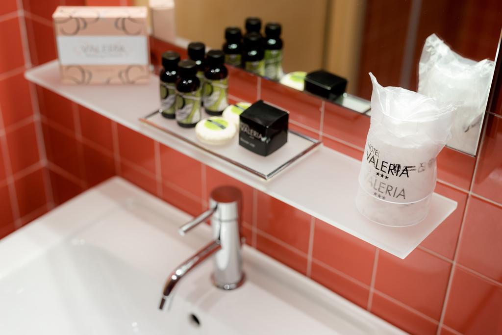 Hotel Valeria ヴィッラ・オピチーナ エクステリア 写真